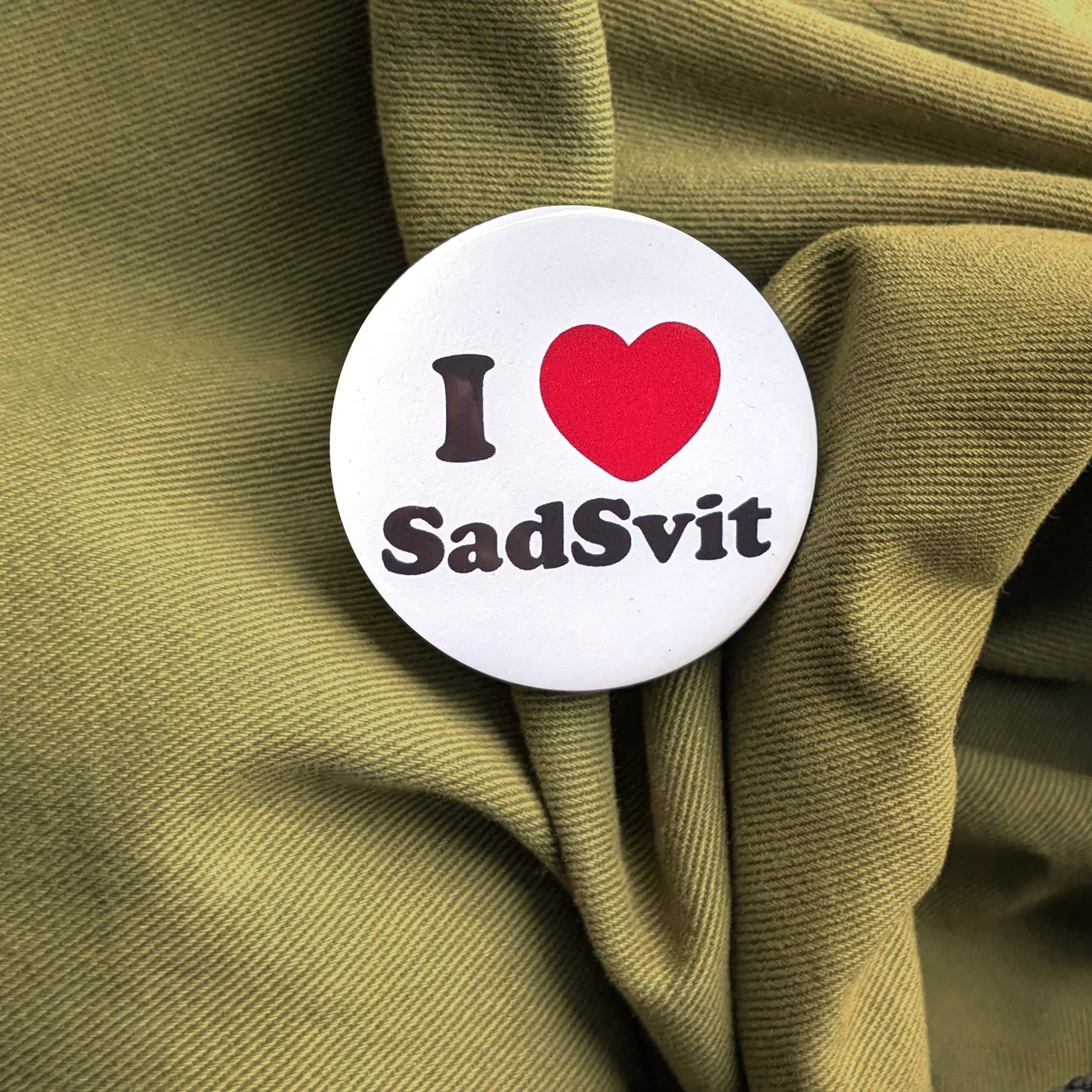 Значок "I Love SadSvit" на сумці