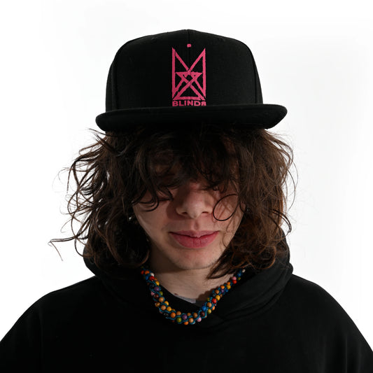 Кепка BLIND8 Чорна на моделі