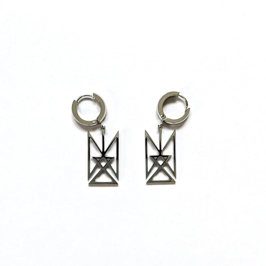 Пара сережок з логотипом BLIND8