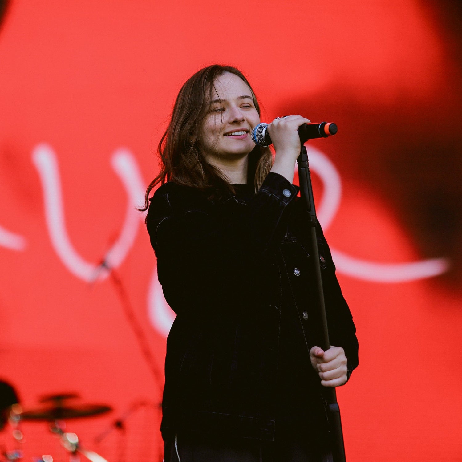 Фото співачки Околиця