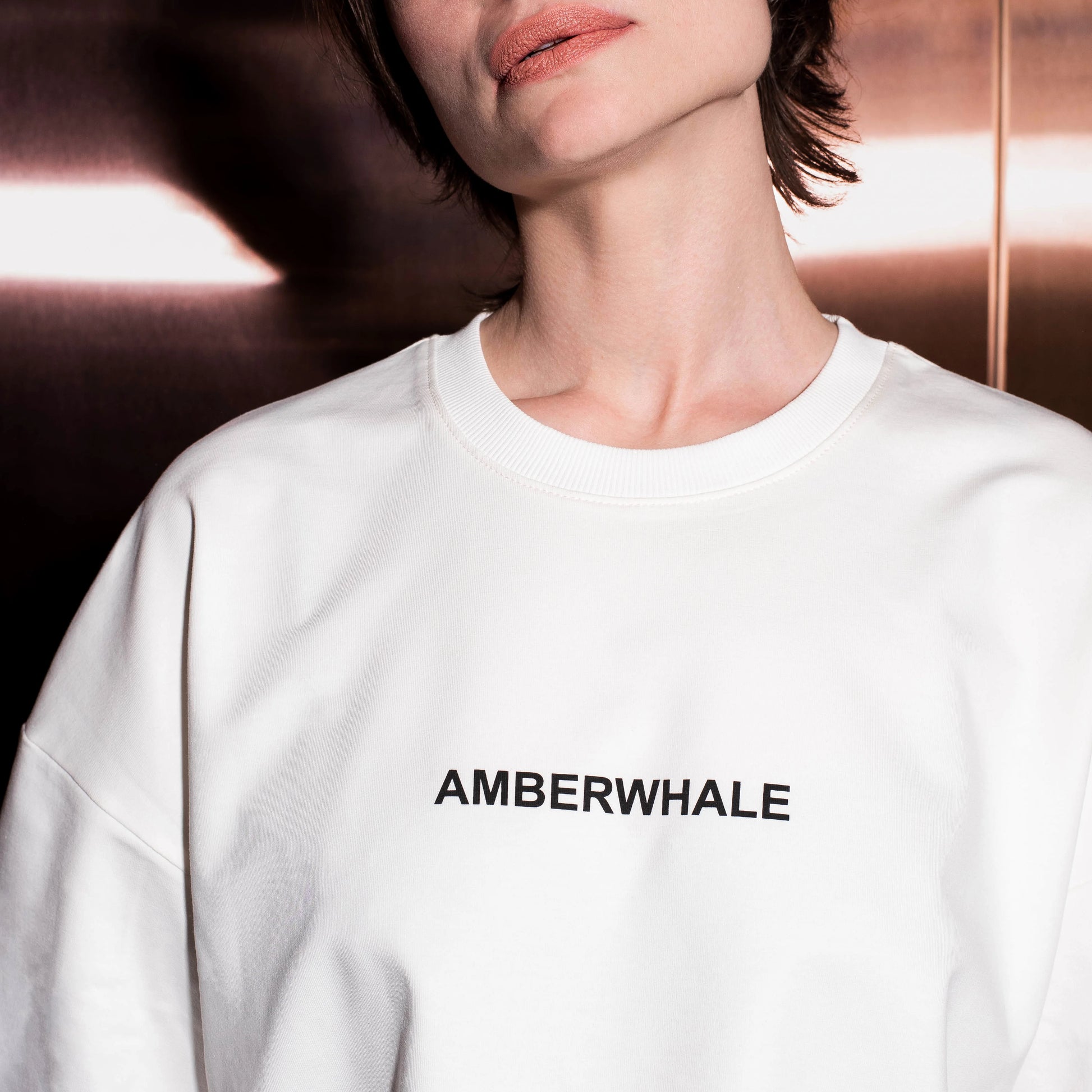 Футболка «Назва» Amberwhale шампань зблизька