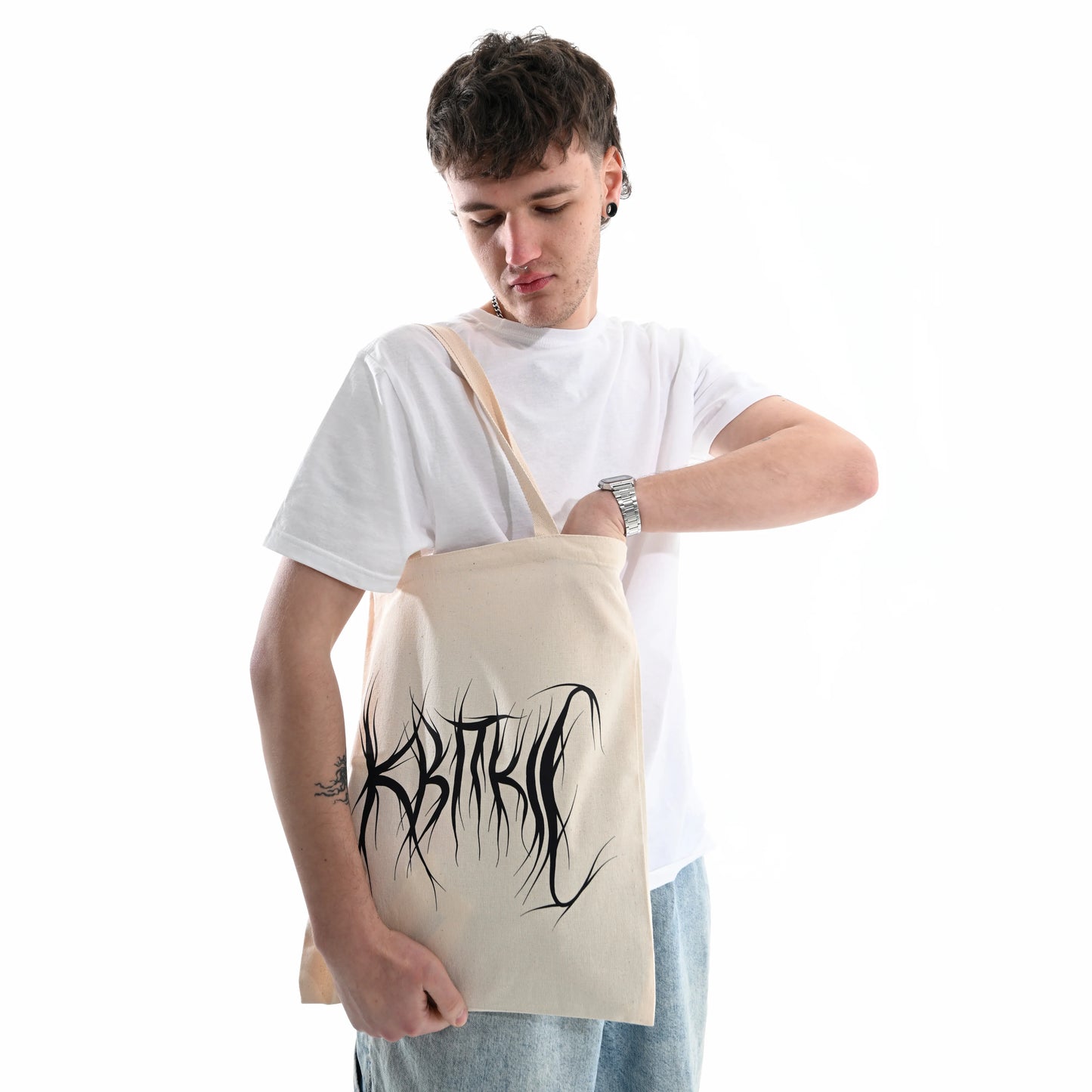 Торба "квітKILLS" Квіткіс з Чорним принтом на моделі