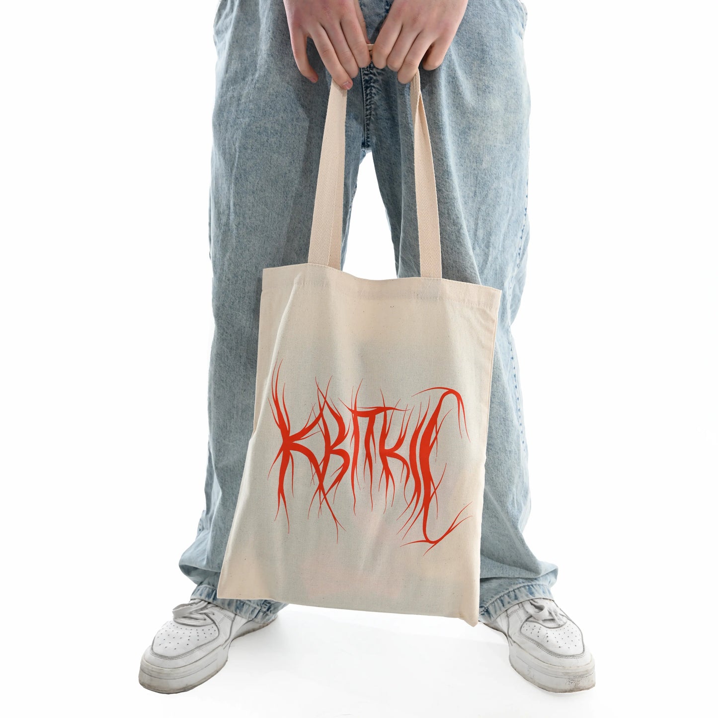 Торба "квітKILLS" Квіткіс з Червоним принтом в руках