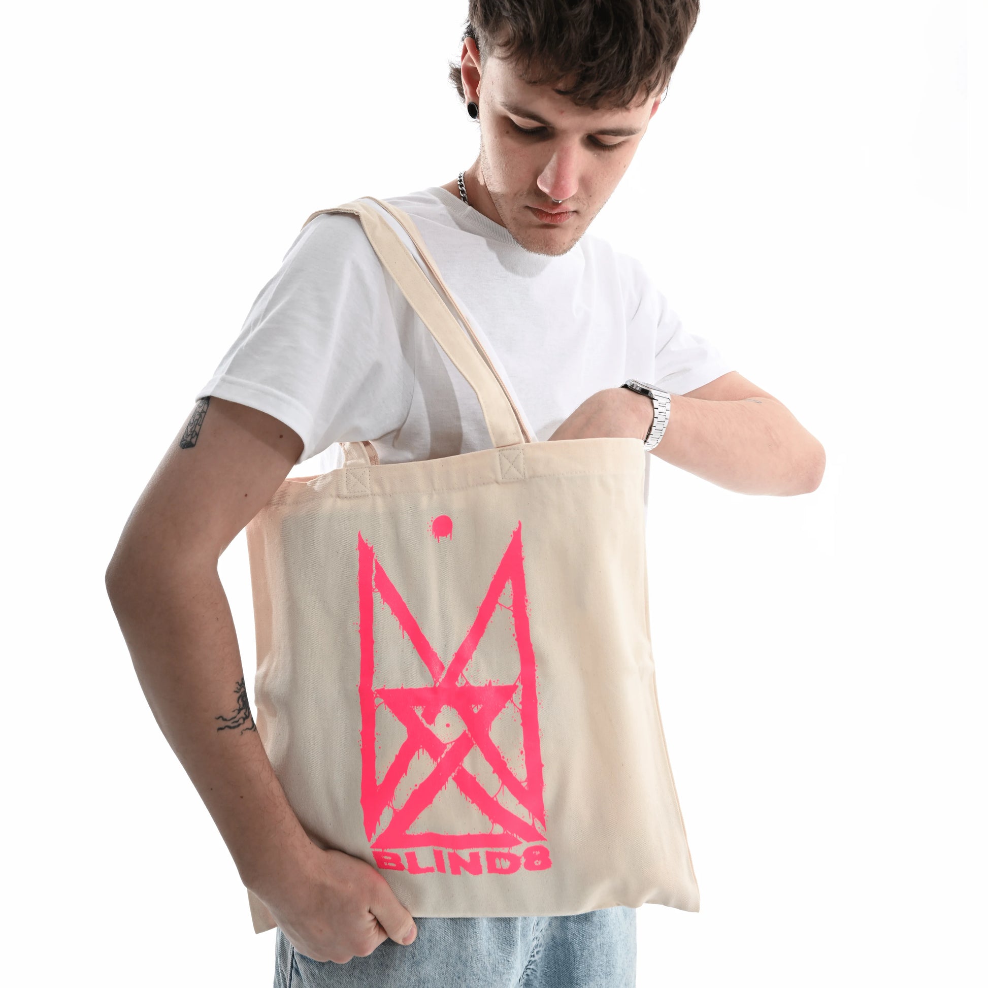 Шопер BLIND8 Бежевий на моделі