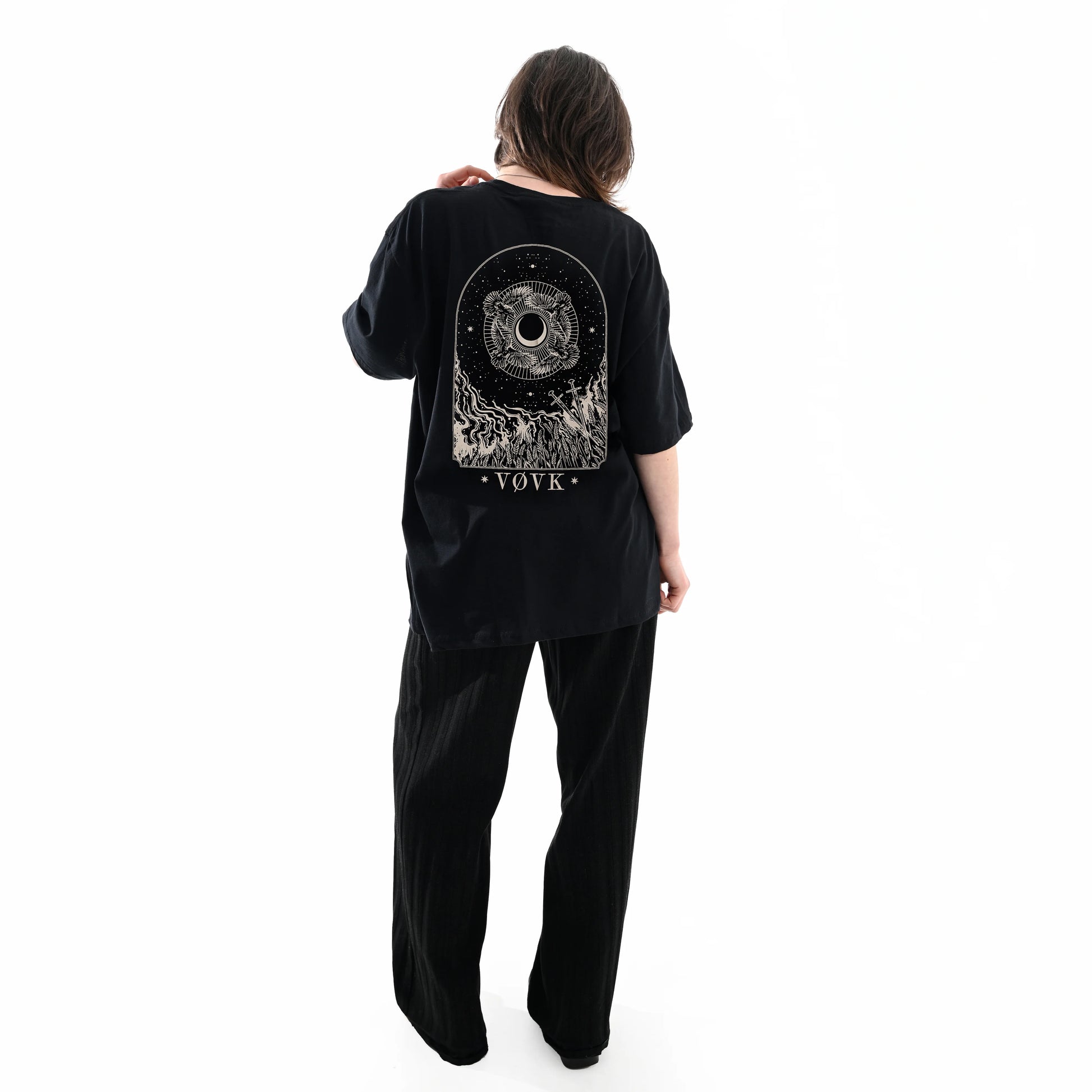 Футболка "PROMIN" Vøvk на моделі ззаду