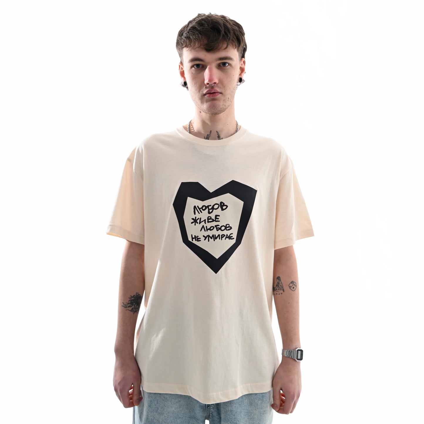 Футболка «Любов жиє» Квіткіс Бежева