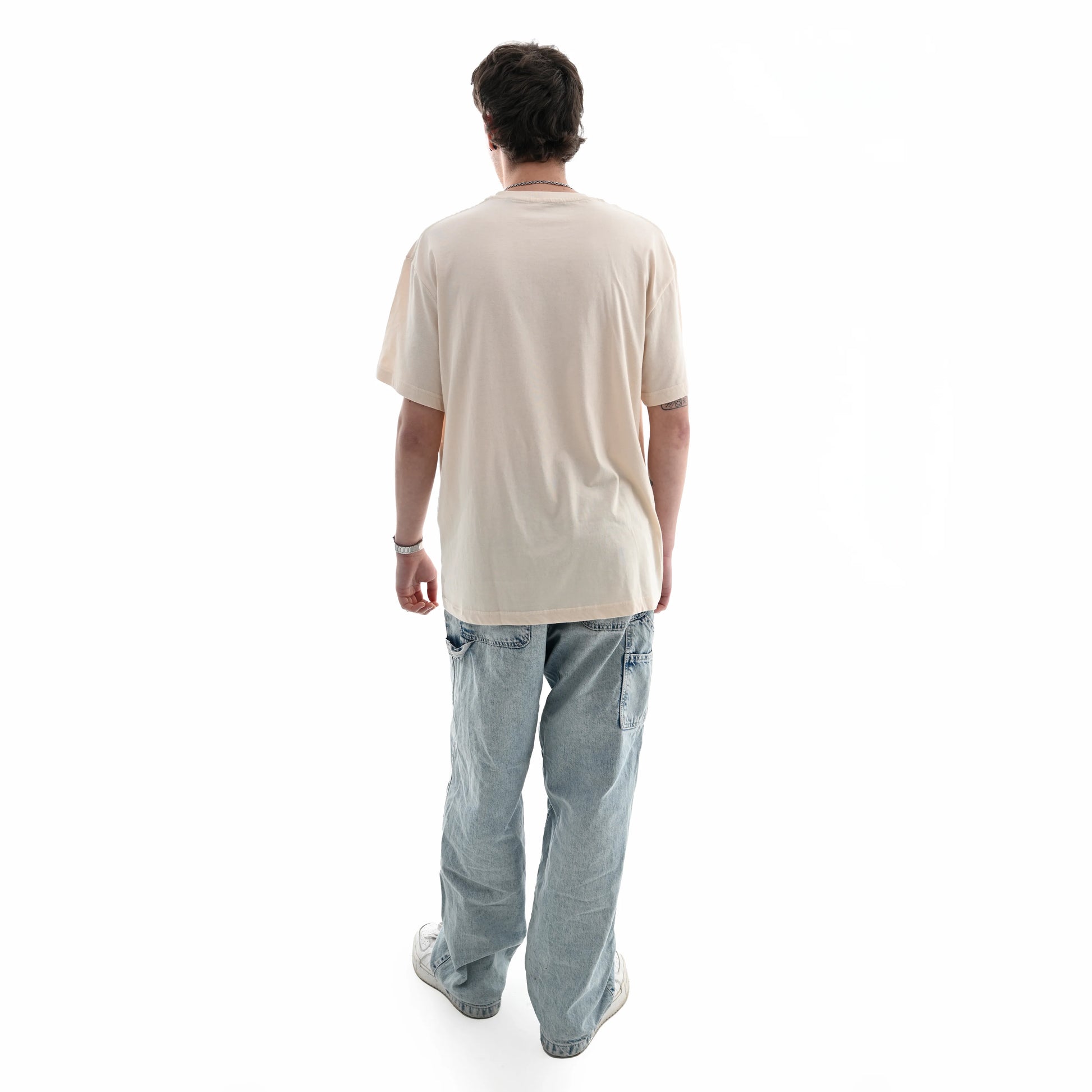 Футболка «Любов жиє» Квіткіс Бежева ззаду