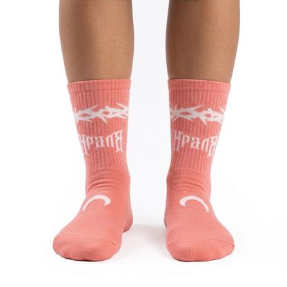 Шкарпетки Рожеві «Краля» Юля Юріна на моделі спереду