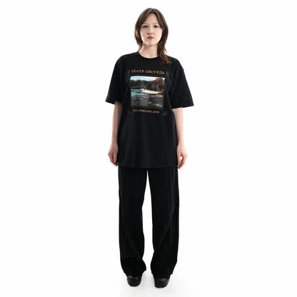 Футболка "Тінь минулих днів" Театр Абсурду на моделі