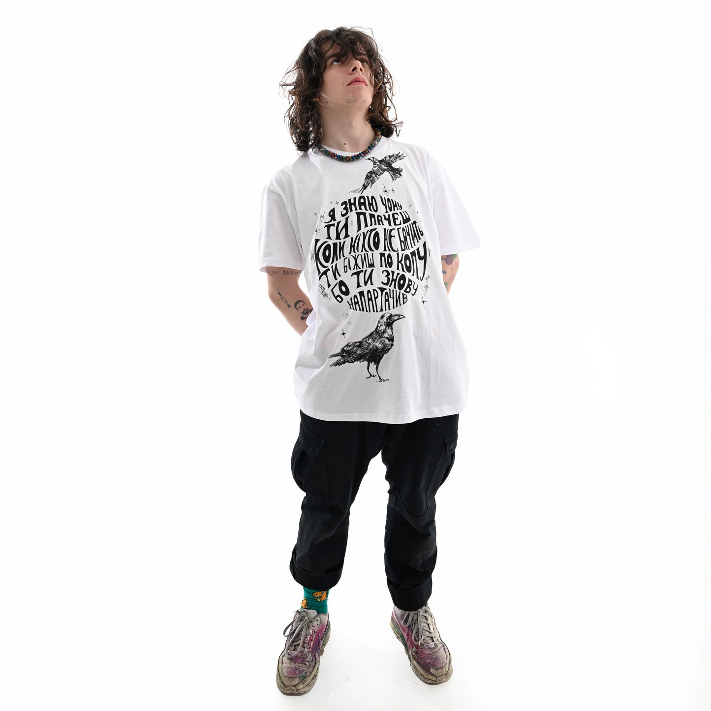 Футболка "Я знаю чому ти плачеш" туди-сюди і смерть на моделі